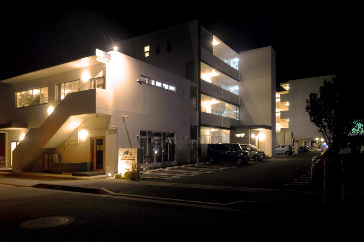 Costa Bella Condominium Resort Мотобу Екстериор снимка